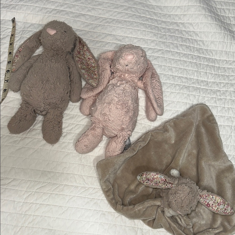 Jellycat bunny lot of three preowned